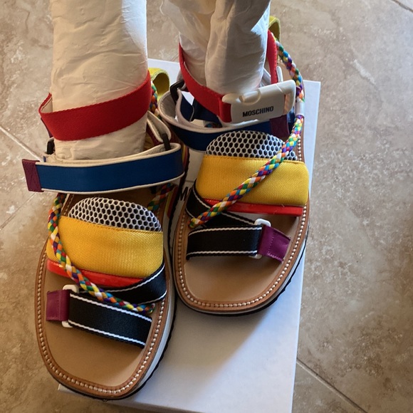 Sandals - Picture 2 of 5